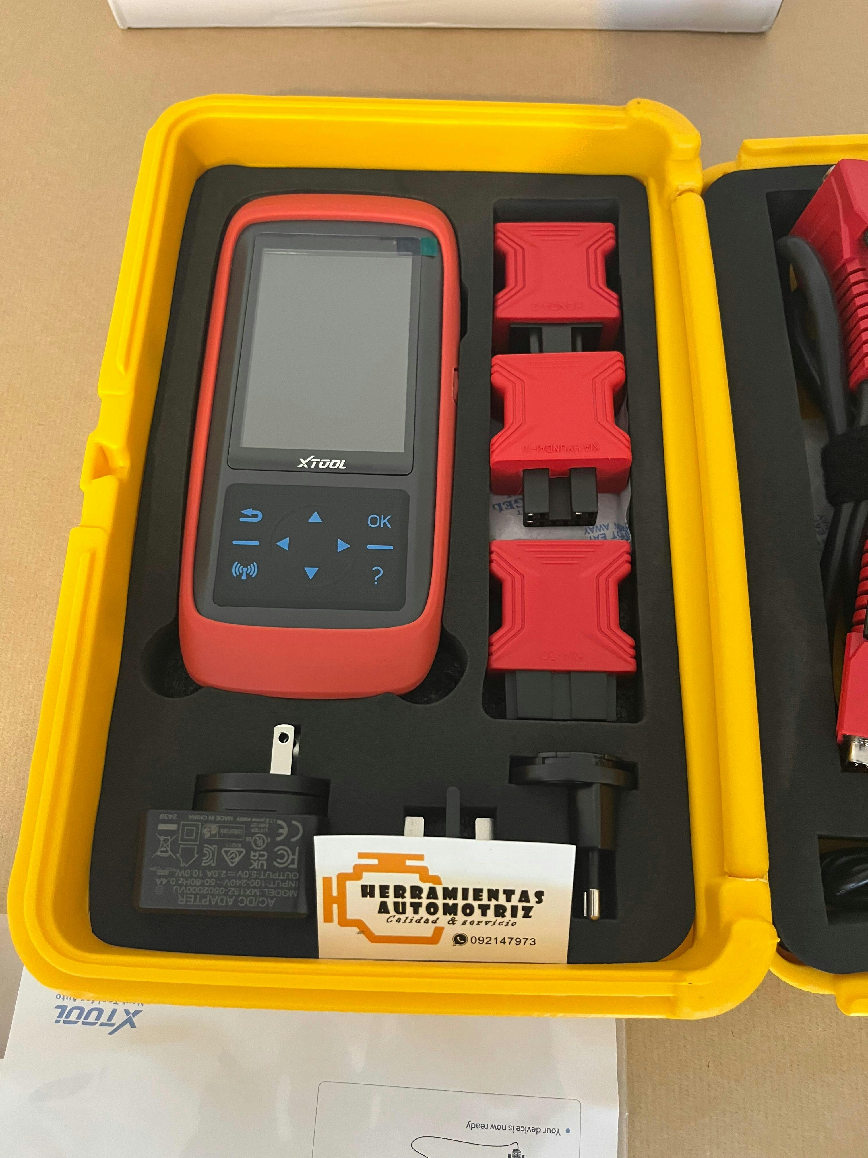 Cliente con Scanner Xtool X100 Pro2 Programador De Llave